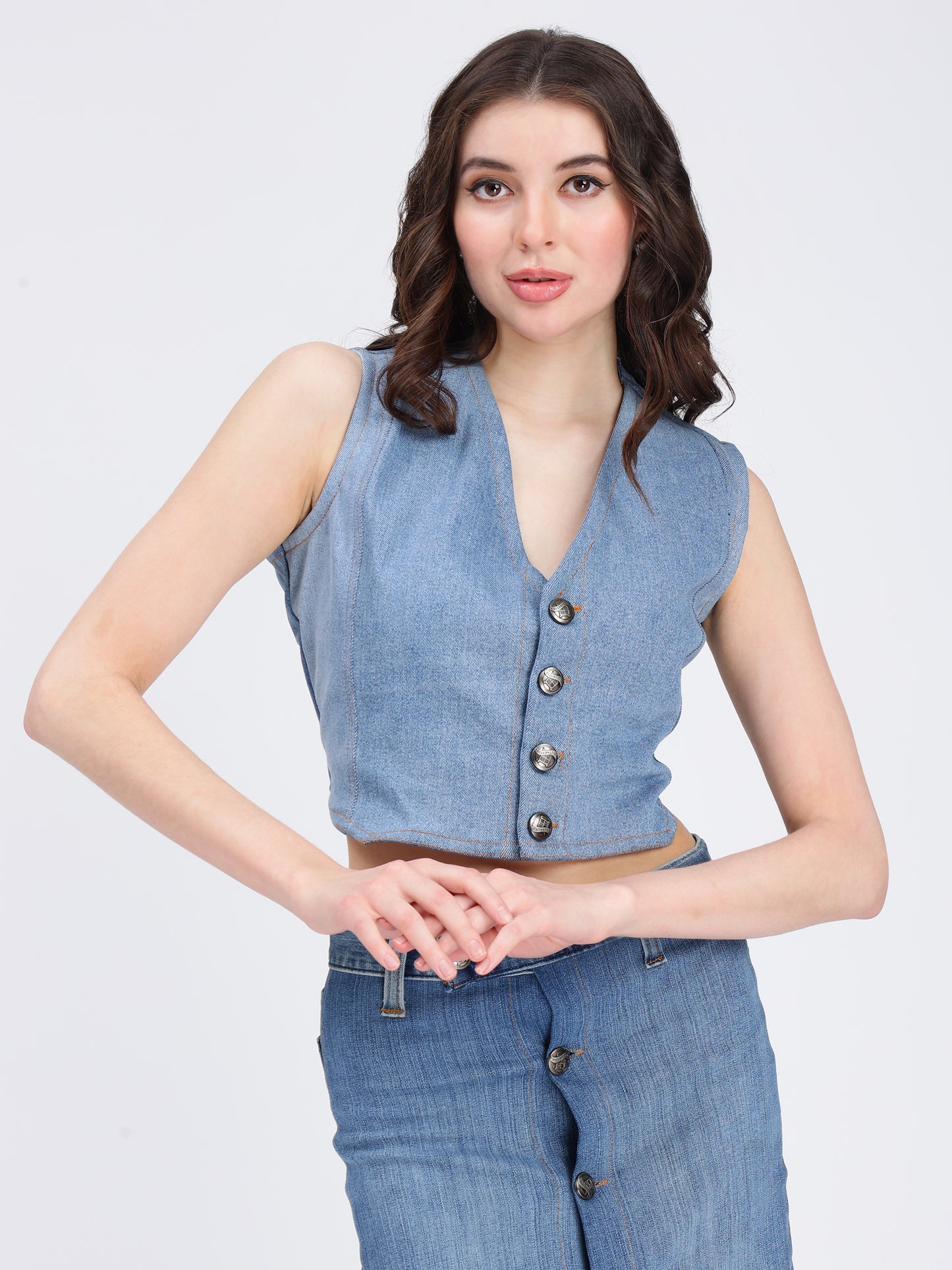 BLUE BOTTON DOWN CROP TOP