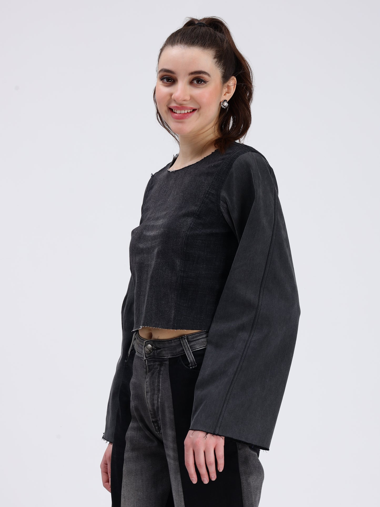 ROUND NECK TOP BLACK