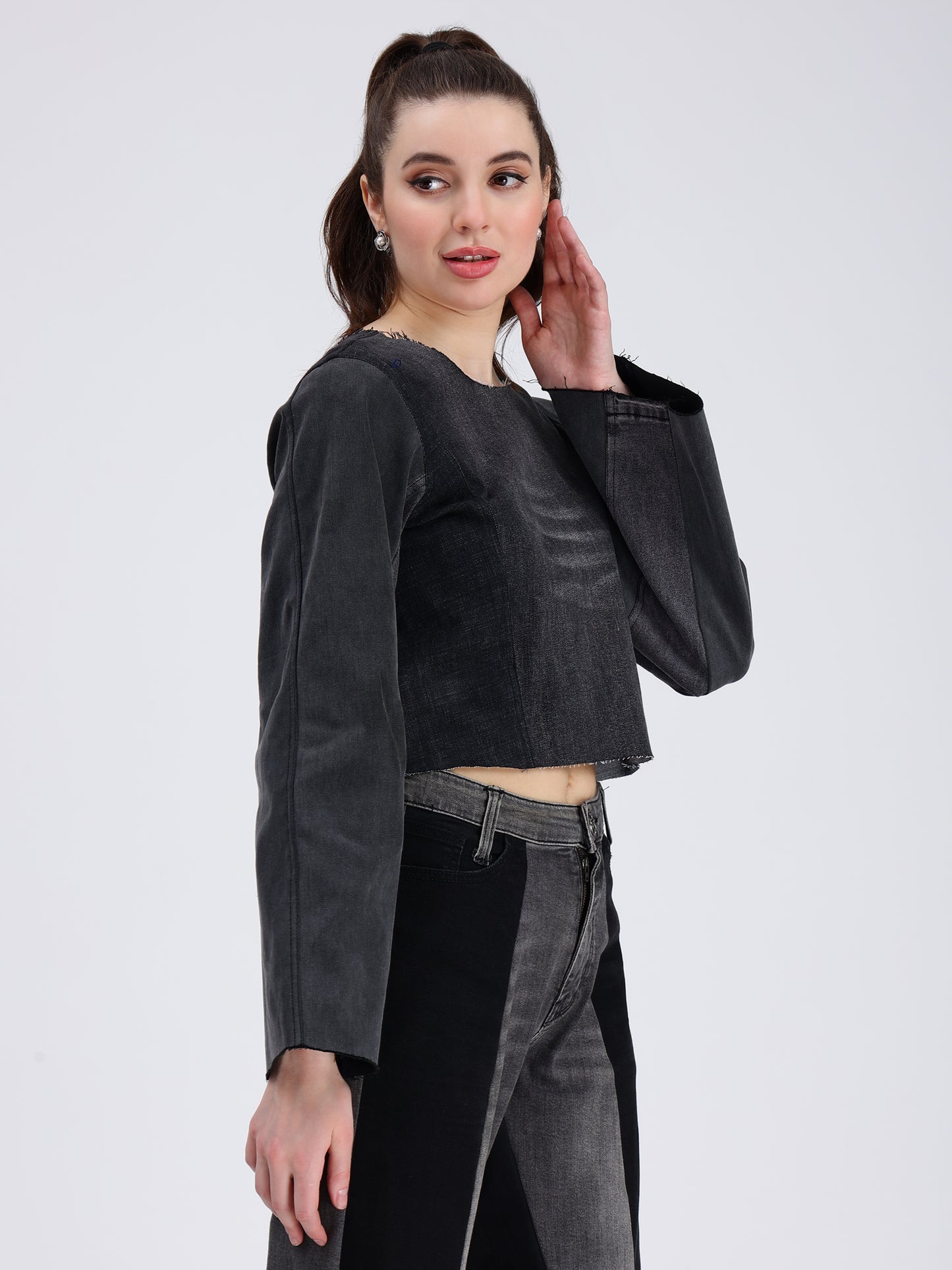 ROUND NECK TOP BLACK