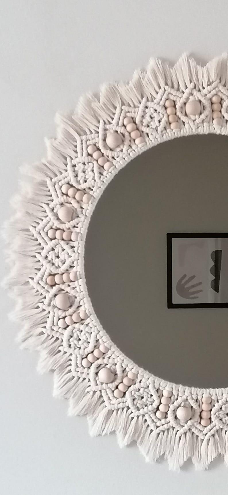 HarmonyKnotReflex - Macrame mirror with wooden beads