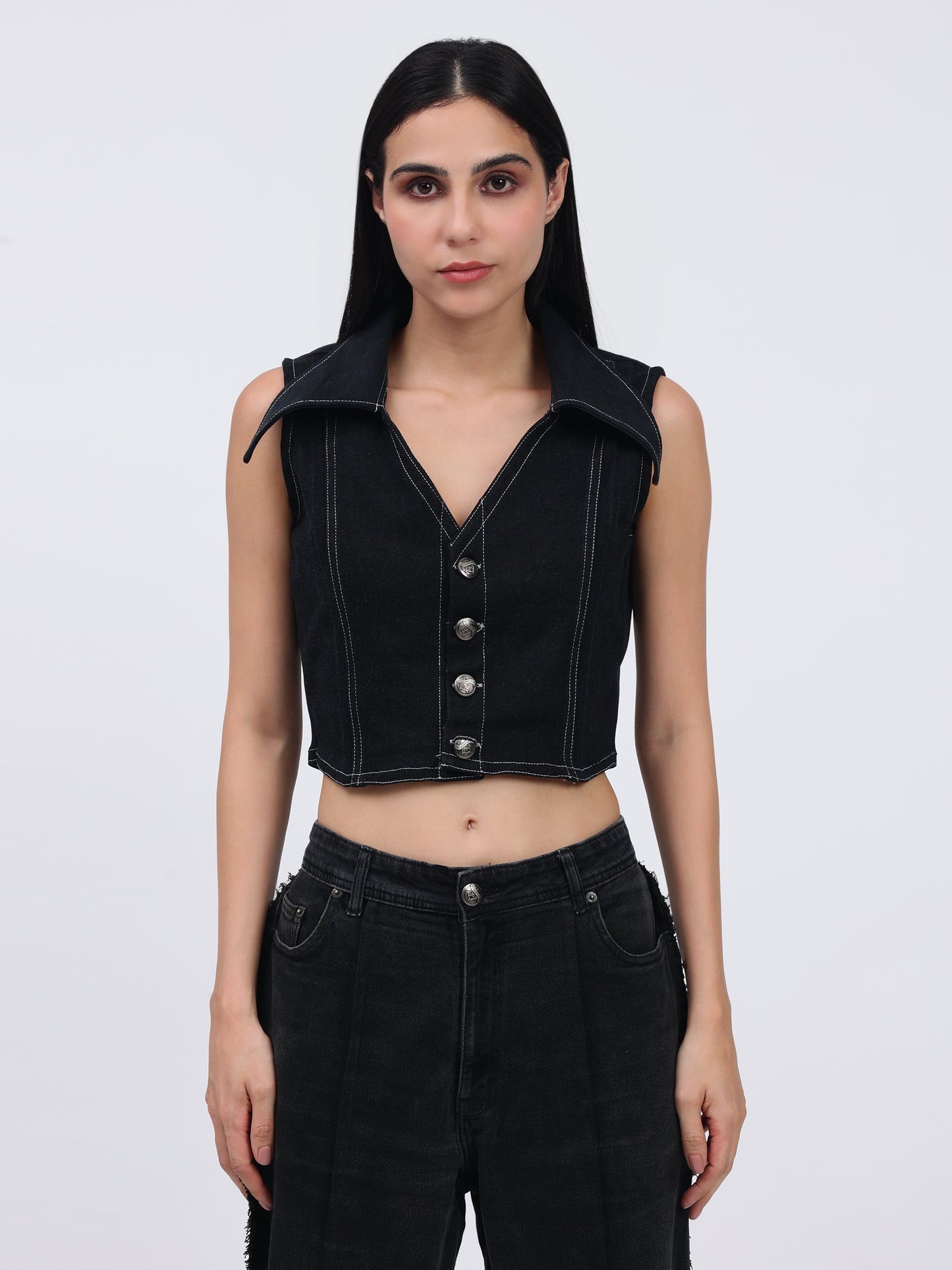 BUTTON-DOWN  BLACK TOP