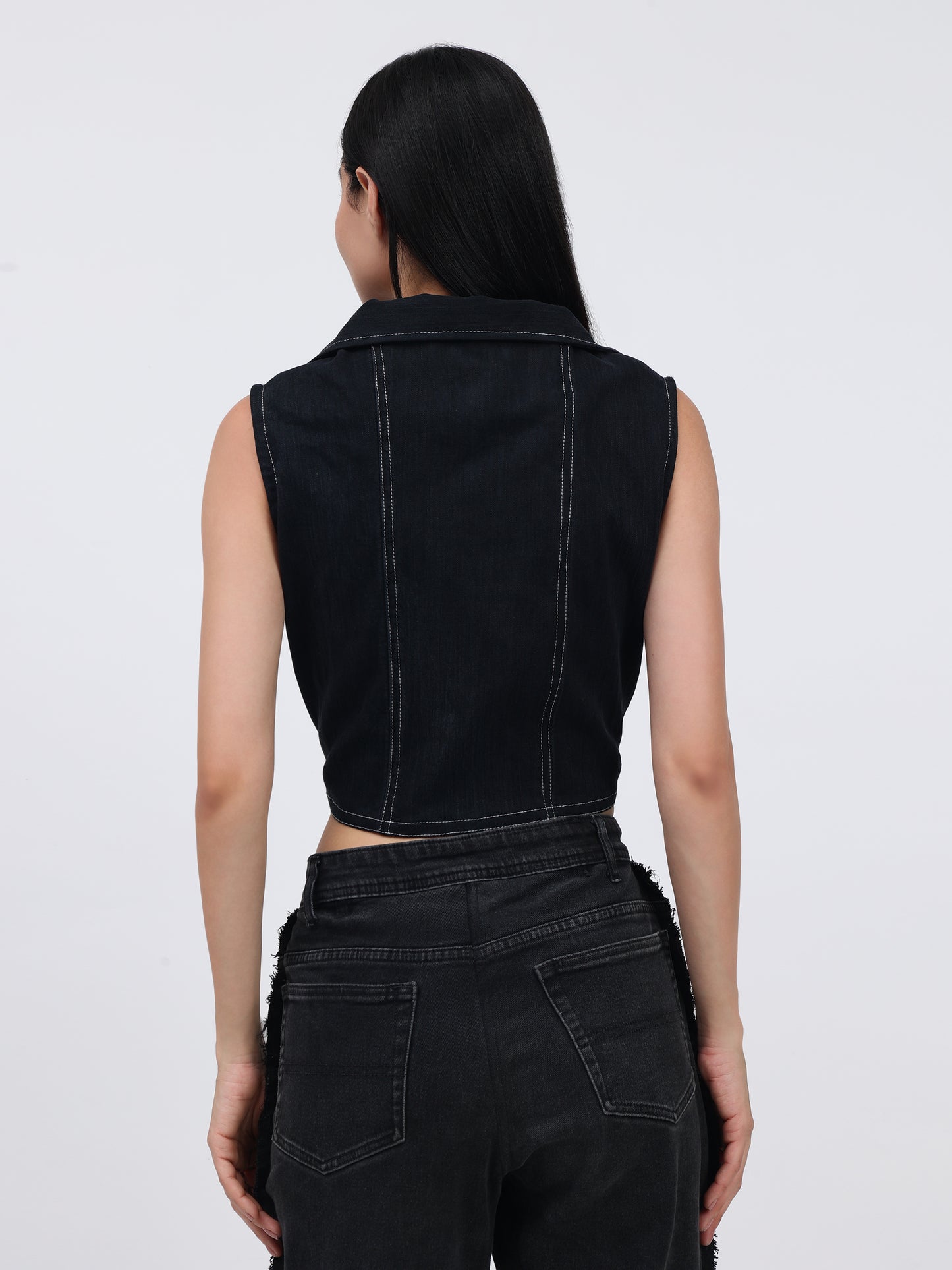 BUTTON-DOWN  BLACK TOP