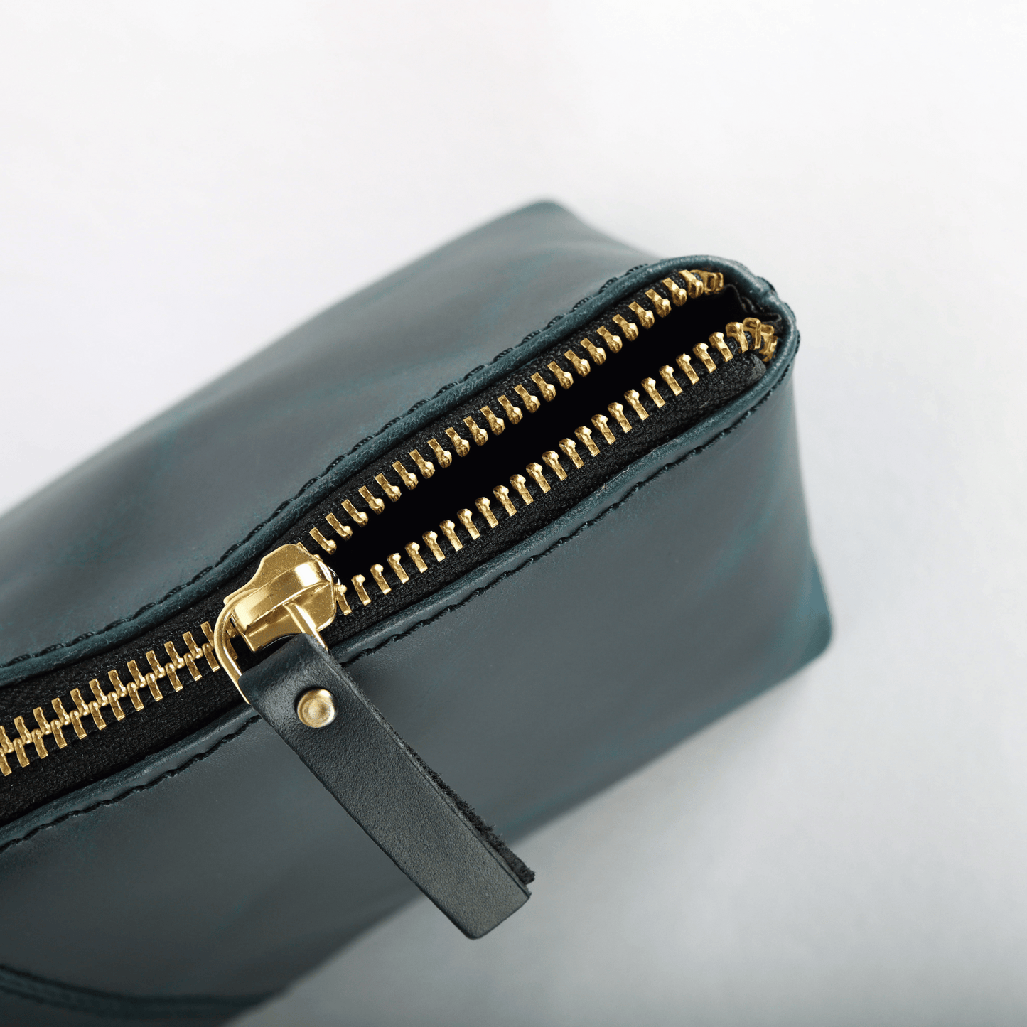 Roamready Genuine Leather Makeup Pouch Midnight Blue