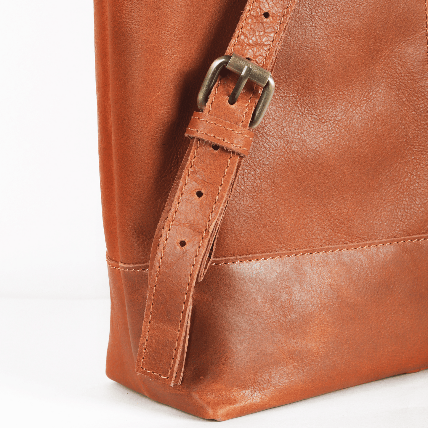 Techtrek Genuine Leather Bagpack Tan Touch