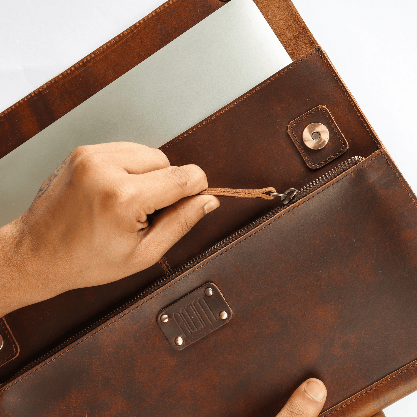 Compact Macbook Sleeve Hard Tan
